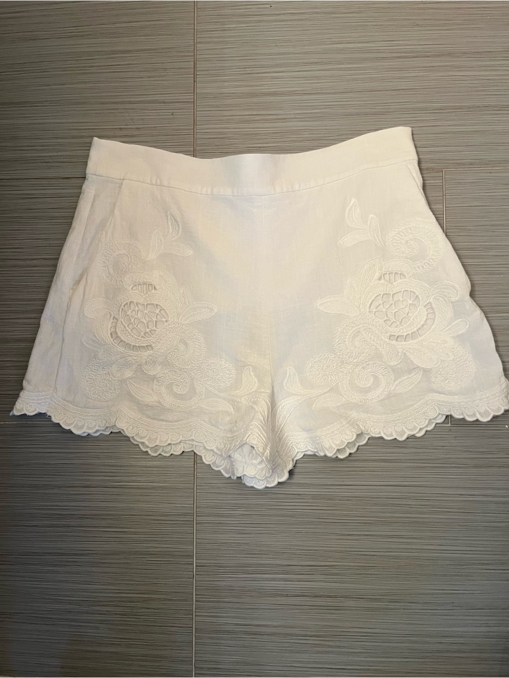 Zara White High-Waist Linen Embroidered Scalloped Shorts